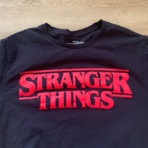 Womens Stranger Things t-shirt size M. Very good condition - Picture 2 of 3